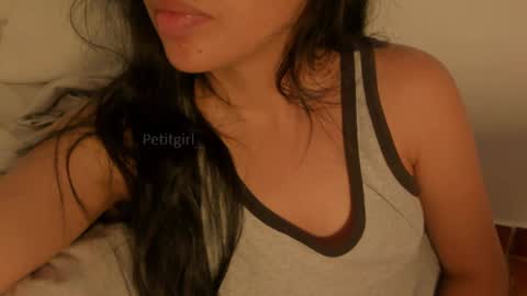 Snapshot of petitgirl_ chatting on March 5, 7:49 pm  J A S S  online show from March 5, 7:49 pm