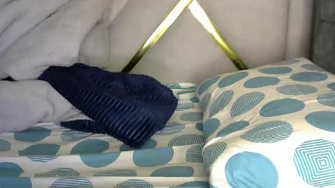 petitte_gyaal online show from November 2, 3:28 am