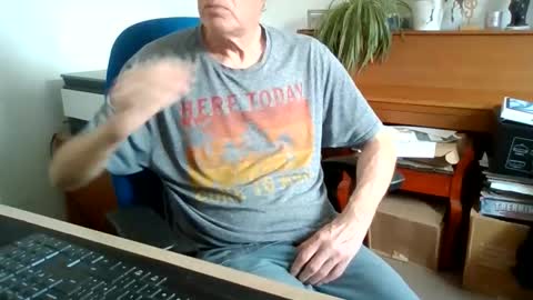 petitwilly online show from June 2, 12:51 pm