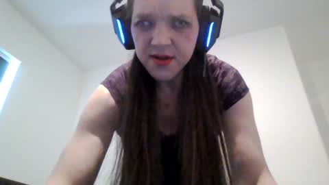 PetPrincessCS online show from April 5, 6:05 pm