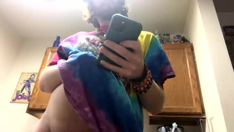 Snapshot of phildoesart chatting on September 15, 12:23 am Phil online show from September 15, 12:23 am