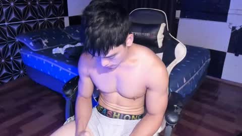 Snapshot of philhotbody chatting on February 25, 11:32 am AJ online show from February 25, 11:32 am