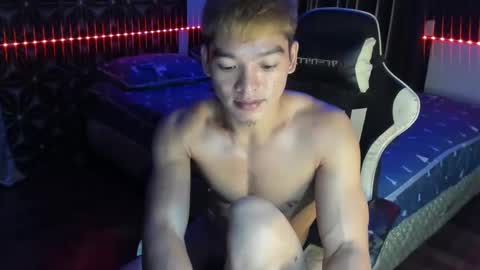 Snapshot of philhotbody chatting on January 22, 2:56 pm AJ online show from January 22, 2:56 pm