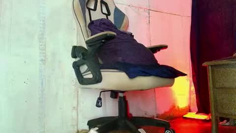 phlilloyhighclouds online show from October 26, 12:39 pm