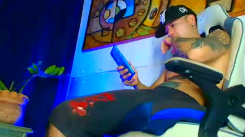 phlilloyhighclouds online show from October 27, 11:27 pm