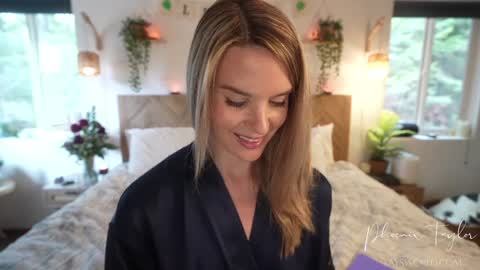 PHOENIX TAYLOR online show from March 8, 7:18 pm