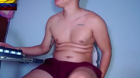 AdnierGnz online show from February 14, 4:43 pm