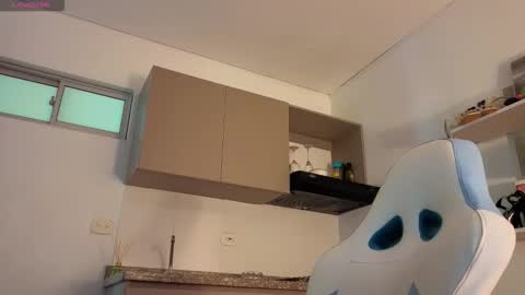 Liz online show from November 26, 8:27 pm