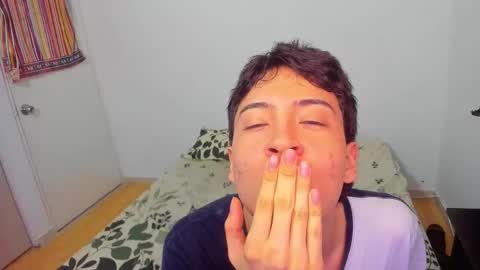 picaszomilos350 online show from March 21, 1:05 pm