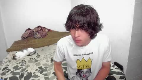 picaszomilos350 online show from November 25, 11:20 am