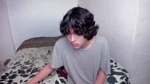 picaszomilos350 online show from November 20, 1:32 pm