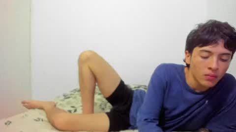 picaszomilos350 online show from April 18, 8:38 am