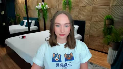 Emelie online show from September 28, 7:45 pm