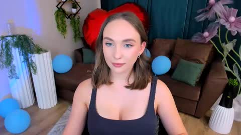 Emelie online show from September 10, 7:59 pm