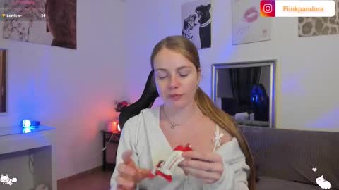 PiinkPandora online show from February 25, 10:57 pm