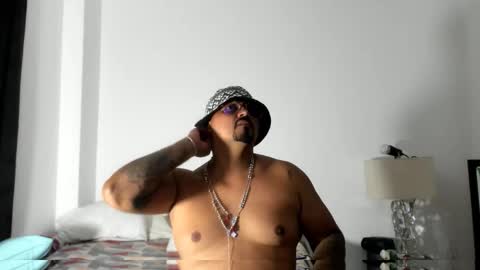 pikoro_gomez online show from October 17, 1:20 am