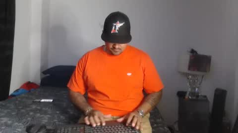 pikoro_gomez online show from February 20, 3:01 am