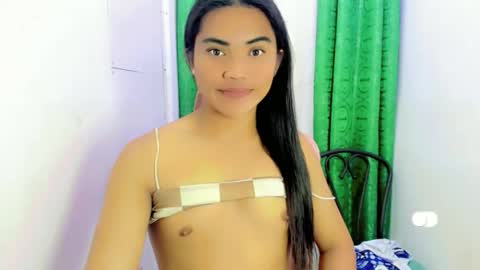 Snapshot of pinay_cristine chatting on October 2, 12:09 am pinay_cristine online show from October 2, 12:09 am