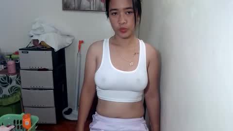 Snapshot of pinay_sexy09 chatting on September 12, 5:31 am pinay online show from September 12, 5:31 am