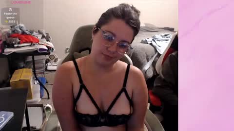 Pineapple Princess online show from May 25, 12:39 am