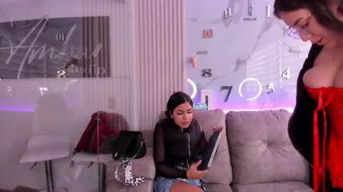 pink_as online show from February 7, 1:47 pm