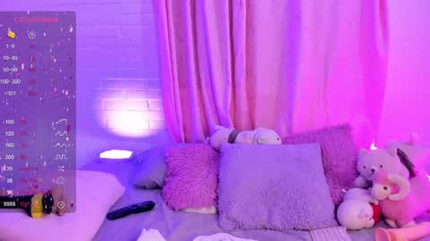 KELLY  online show from February 11, 6:30 am