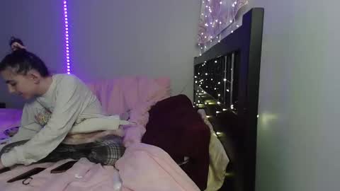 pink_tv online show from December 22, 2:51 am