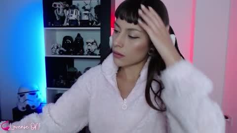 Emily online show from November 19, 9:24 pm