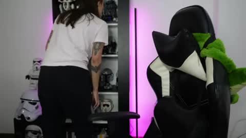 Emily online show from July 23, 5:21 pm