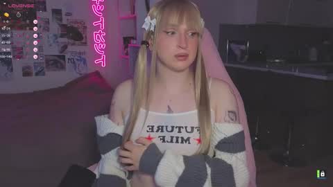 pinkvenom_ online show from March 24, 11:16 am