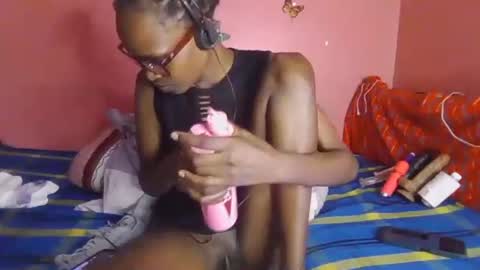 pinky_cockoo online show from April 29, 5:30 pm