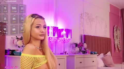 Pinky online show from November 14, 7:27 pm