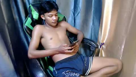 pinoy_cuteboy69 online show from May 12, 7:56 pm