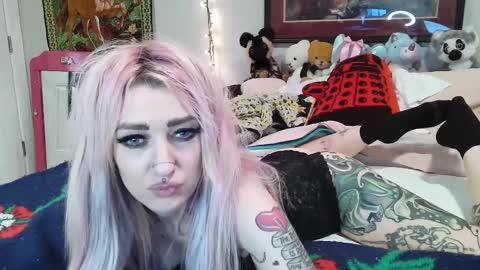 pirateprincessx online show from February 1, 3:03 am