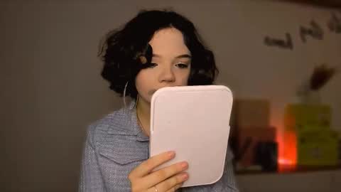 Vikky is here online show from October 28, 1:12 pm