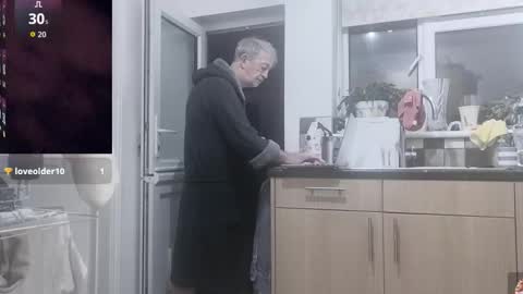 Play Me online show from November 23, 4:21 am