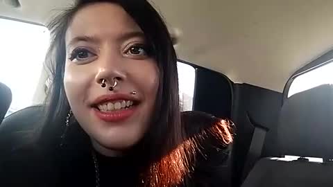 pleasantdinosaurus7537 online show from September 29, 10:42 pm