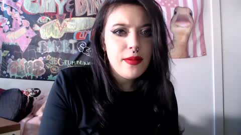 pleasantdinosaurus7537 online show from September 25, 12:28 am