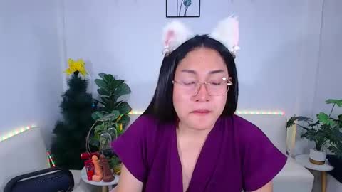 Ploysai online show from May 11, 3:51 pm