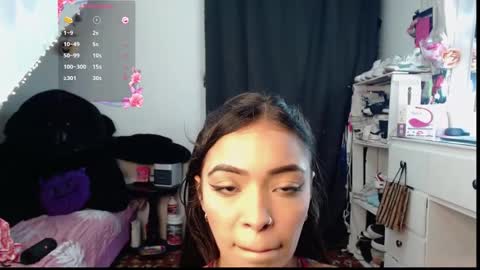 pocahot222 online show from October 9, 12:49 am