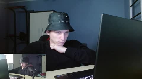 Poliglotjoe2 online show from February 7, 10:13 pm