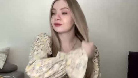 polishangel222 online show from May 31, 11:20 am