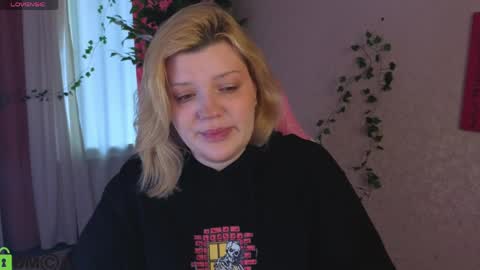 Polly online show from May 22, 1:34 am