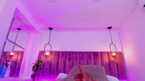 POLLY online show from March 18, 11:05 am