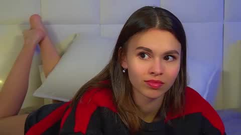 Polly online show from March 5, 6:50 pm