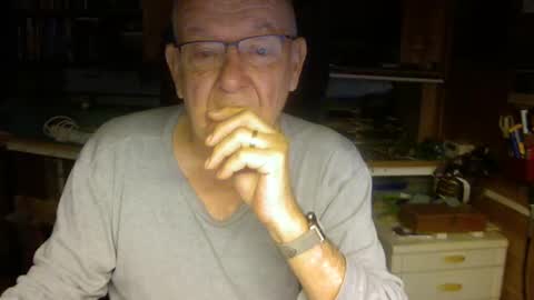 pomme1949 online show from December 6, 8:10 am