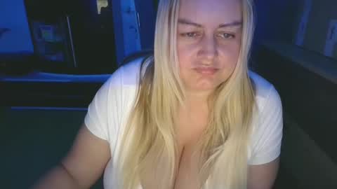 MelissOfficial online show from February 16, 9:27 pm