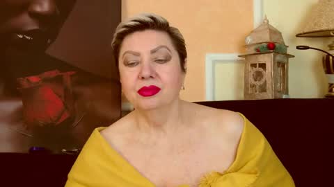 LADY POSH online show from April 9, 8:25 pm