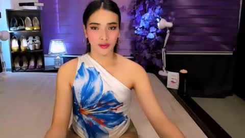 preciosa_banks69 online show from November 23, 8:23 am