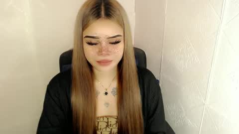 MAXXINE online show from March 8, 3:28 am